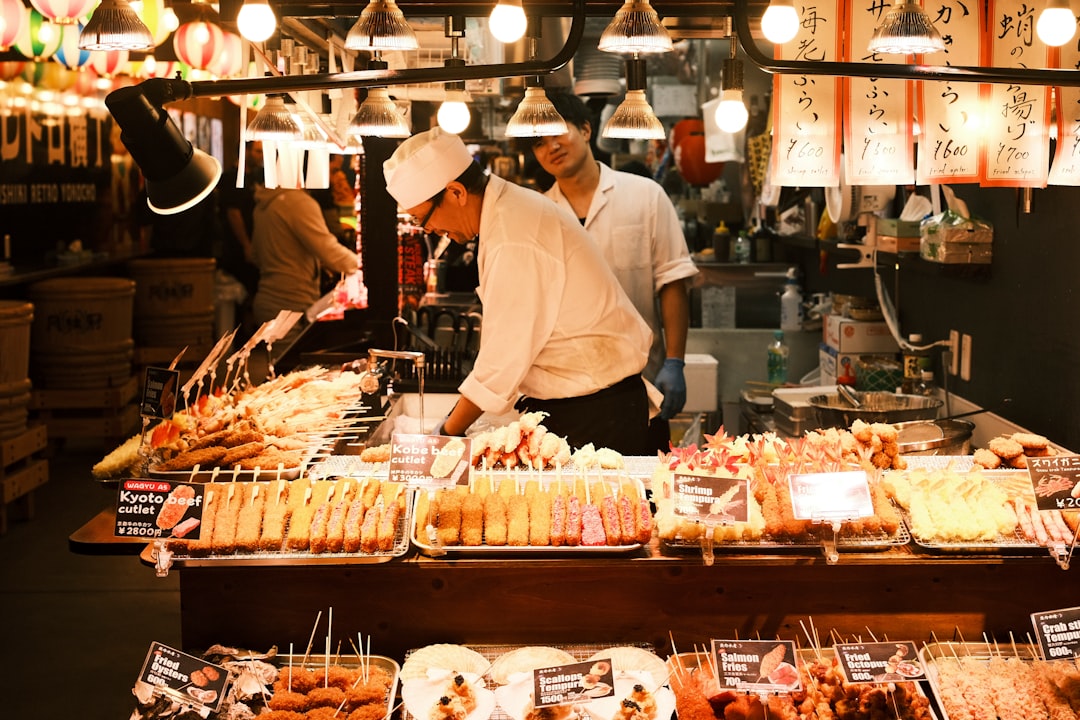 Nishiki Market Kyoto Food Stalls Guide: What to Eat and Where