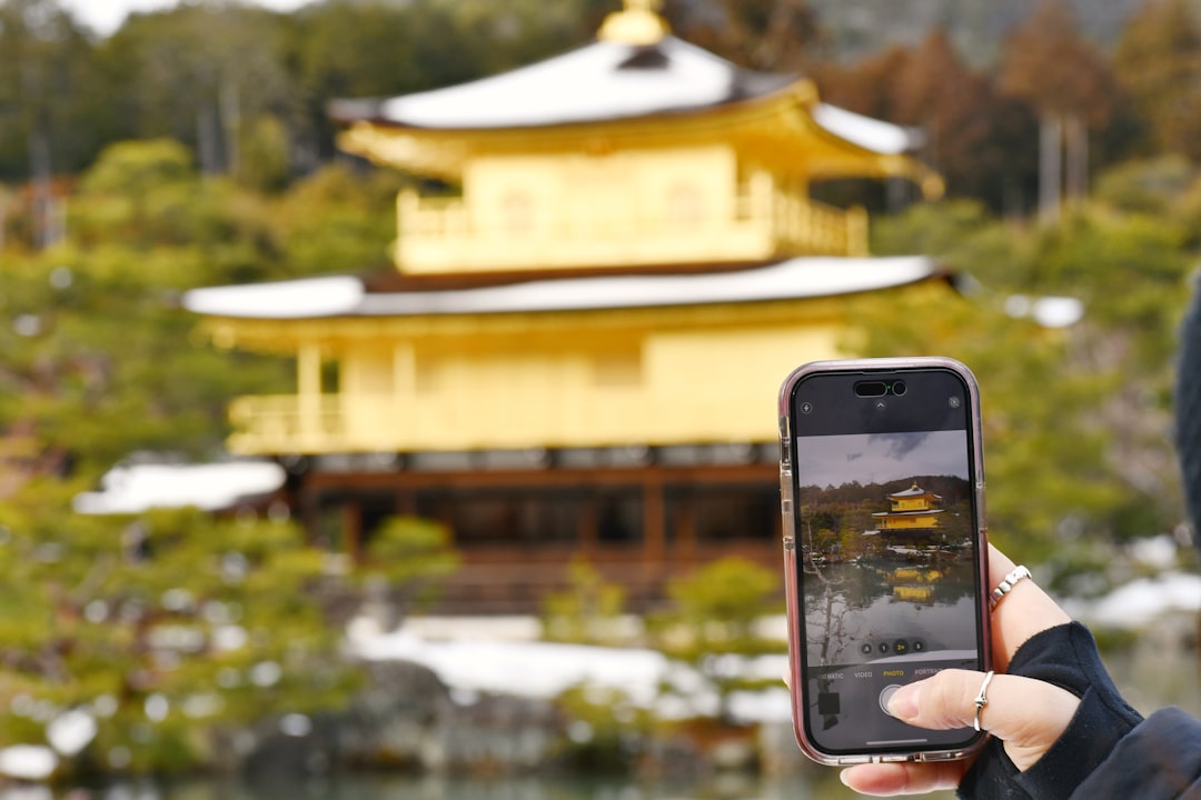 Pocket WiFi ou eSIM au Japon en 2026 : Comparatif Complet des Prix et Solutions Internet