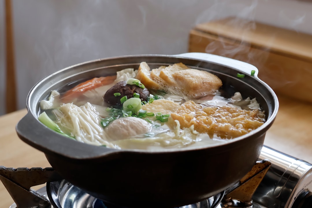Quels Plats Japonais Manger en Hiver : Le Guide Complet pour se Réchauffer au Japon