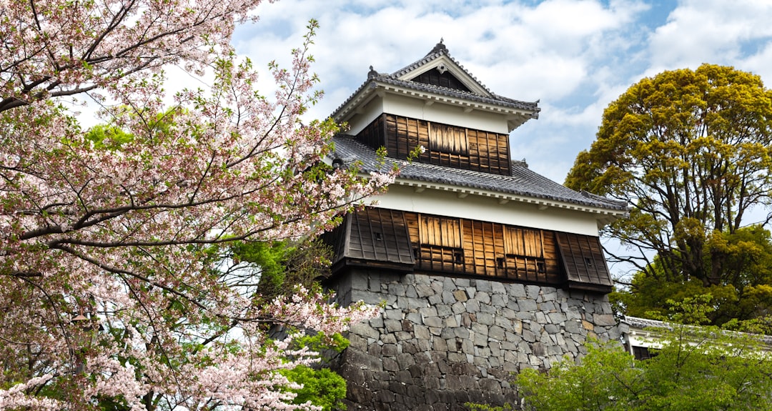 Wisata Kastil Kumamoto: Panduan Lengkap Menjelajahi Kota Kastil Legendaris di Jepang
