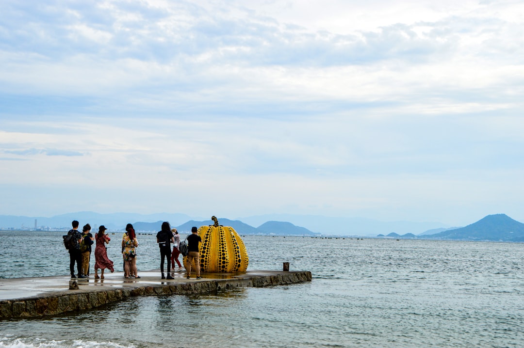 Wisata Seni Pulau Naoshima Jepang: Surga Seni Kontemporer di Laut Pedalaman Seto