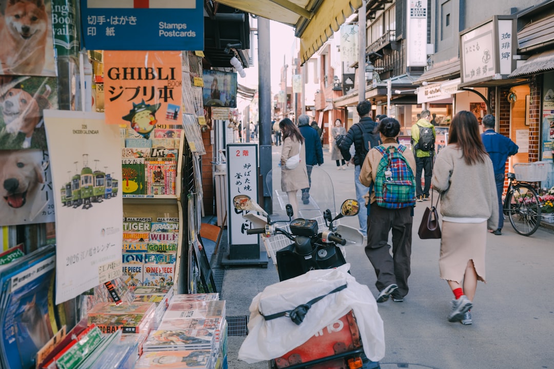 Wisata Otaku di Den Den Town Osaka: Surga Anime, Manga, dan Game di Jantung Kansai