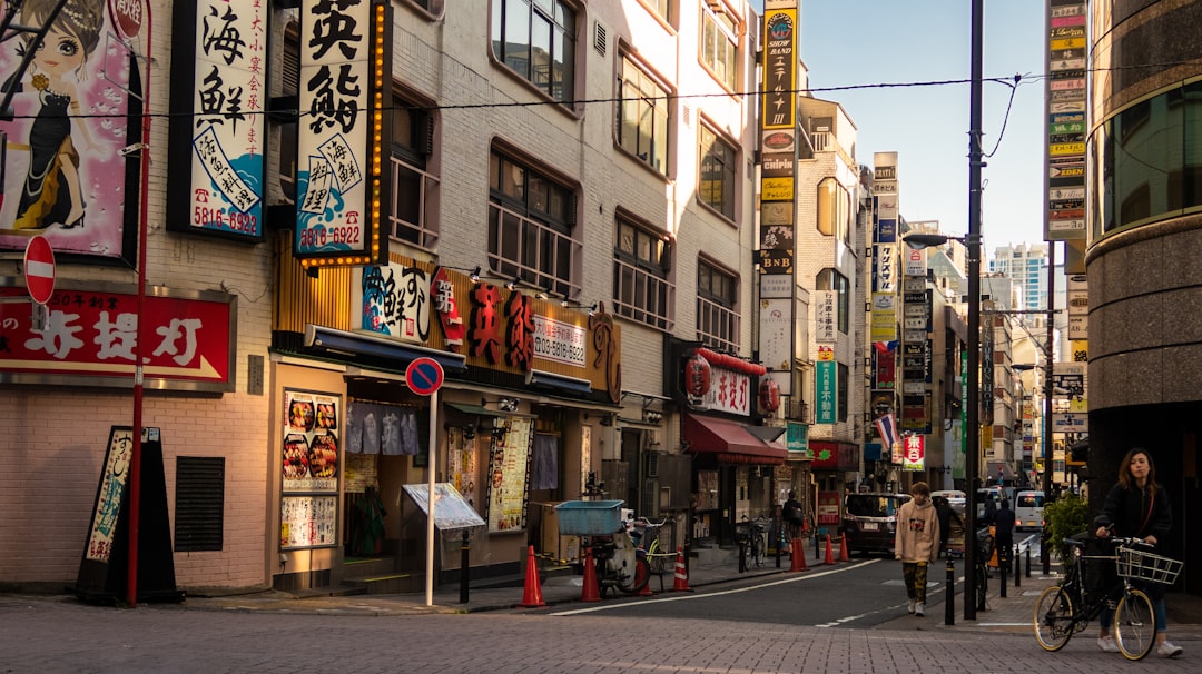 Den Den Town Osaka : Guide Complet du Quartier Otaku pour Fans d’Anime et de Manga
