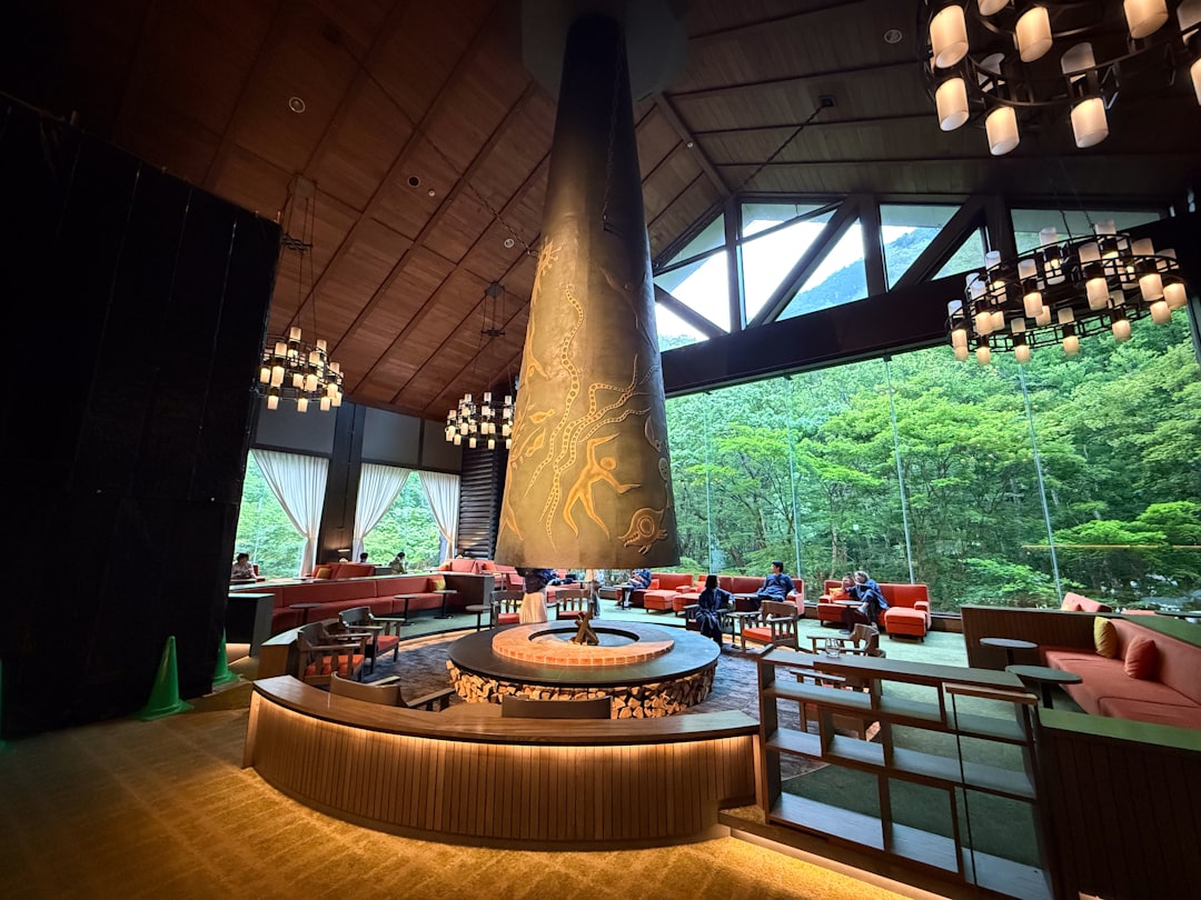 Nagano Mountain Lodge Onsen Retreat Guide: Where to Soak, Sleep, and Slow Down